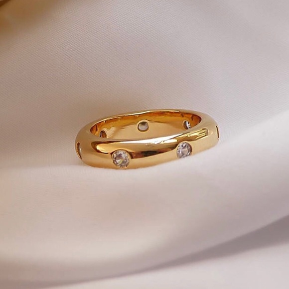 Rhinestone Gold Ring - Picture 7 of 7